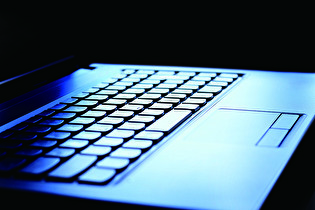 空前のホラー小説ブーム インターネットが生み出す“静かで不気味な世界”のイメージ画像